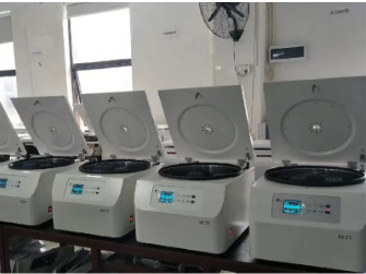 ভালো দাম তেল নিষ্কাশনের জন্য 4000rpm সুইং আউট রটার ফ্লোর স্ট্যান্ডিং এক্সট্র্যাক্টর সেন্ট্রিফিউজ অনলাইন