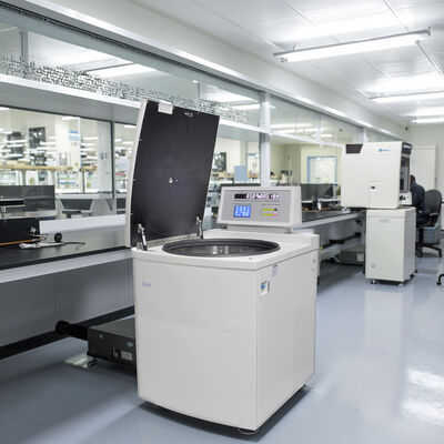 ভালো দাম CL-CFL6V বৃহৎ ক্ষমতা সম্পন্ন নিম্ন গতির সেন্ট্রিফিউজ ৬০০০r/min ৬L রক্ত ​​বায়োটেক ল্যাব গবেষণা এর জন্য অনলাইন